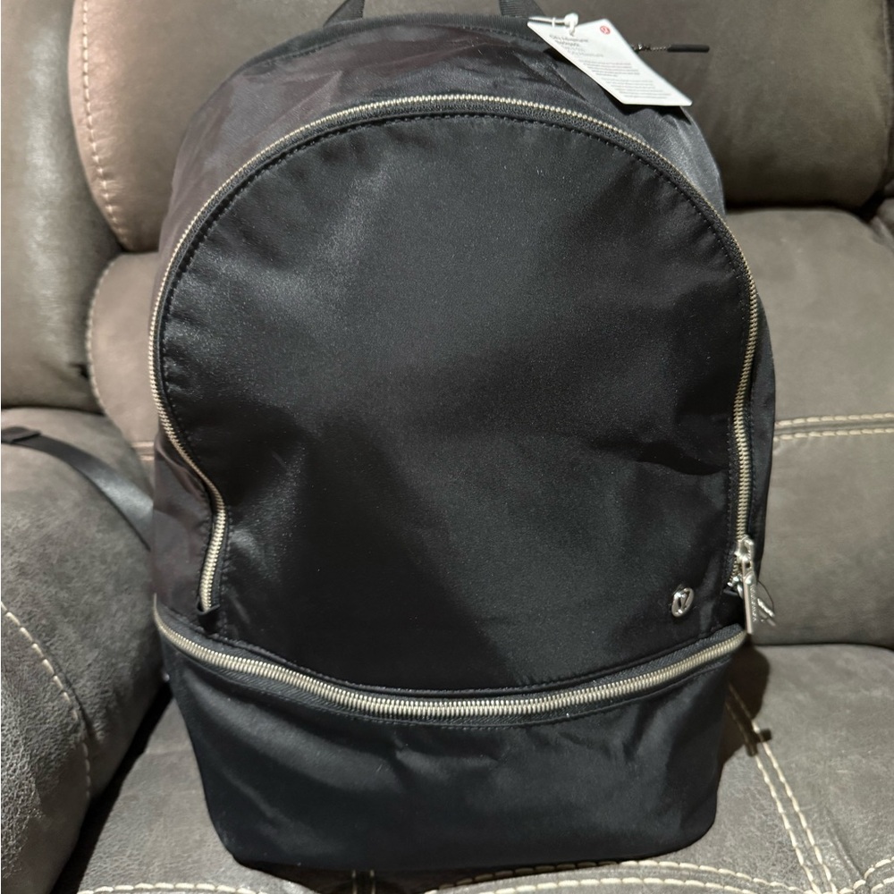 NWT city adventurer bag 20l